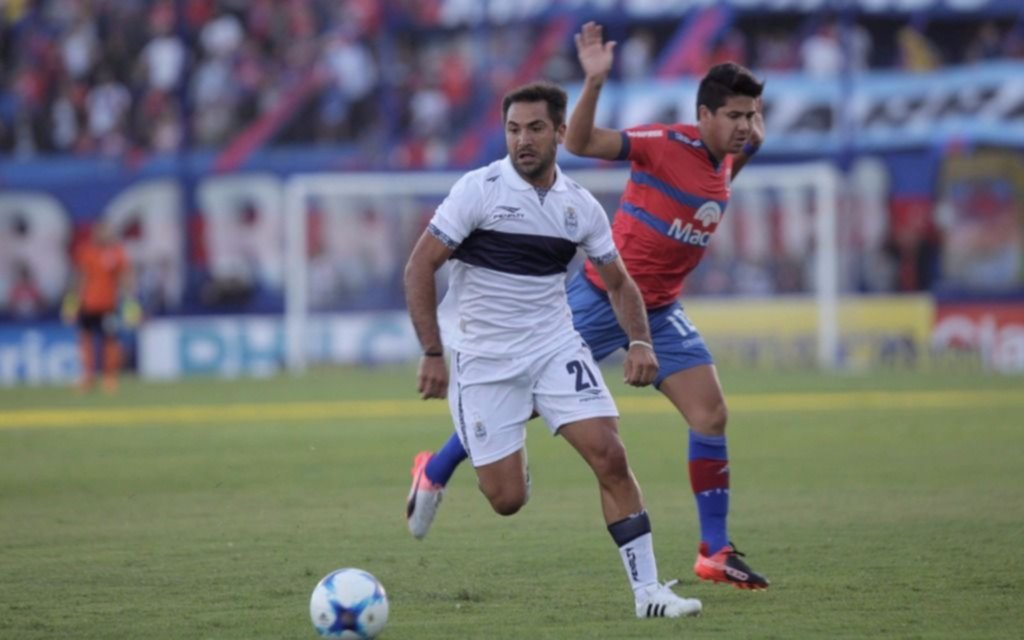 En Racing lo dan por hecho y en Gimnasia esperan avanzar hoy para retenerlo