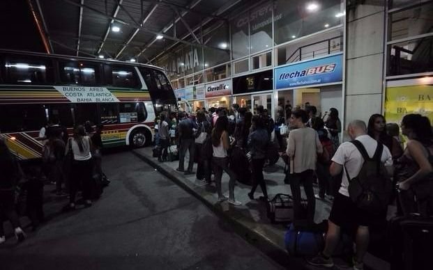 La UTA anunció un paro de choferes de micros de larga distancia este fin de semana