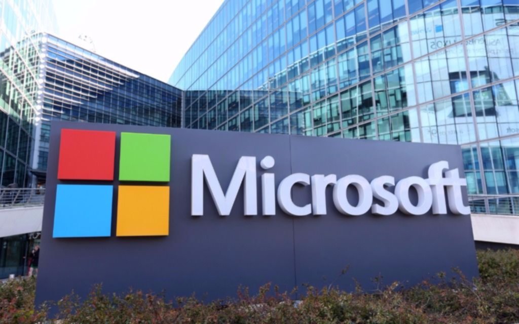 Microsoft en el ojo de la tormenta: despediría “miles” de empleados