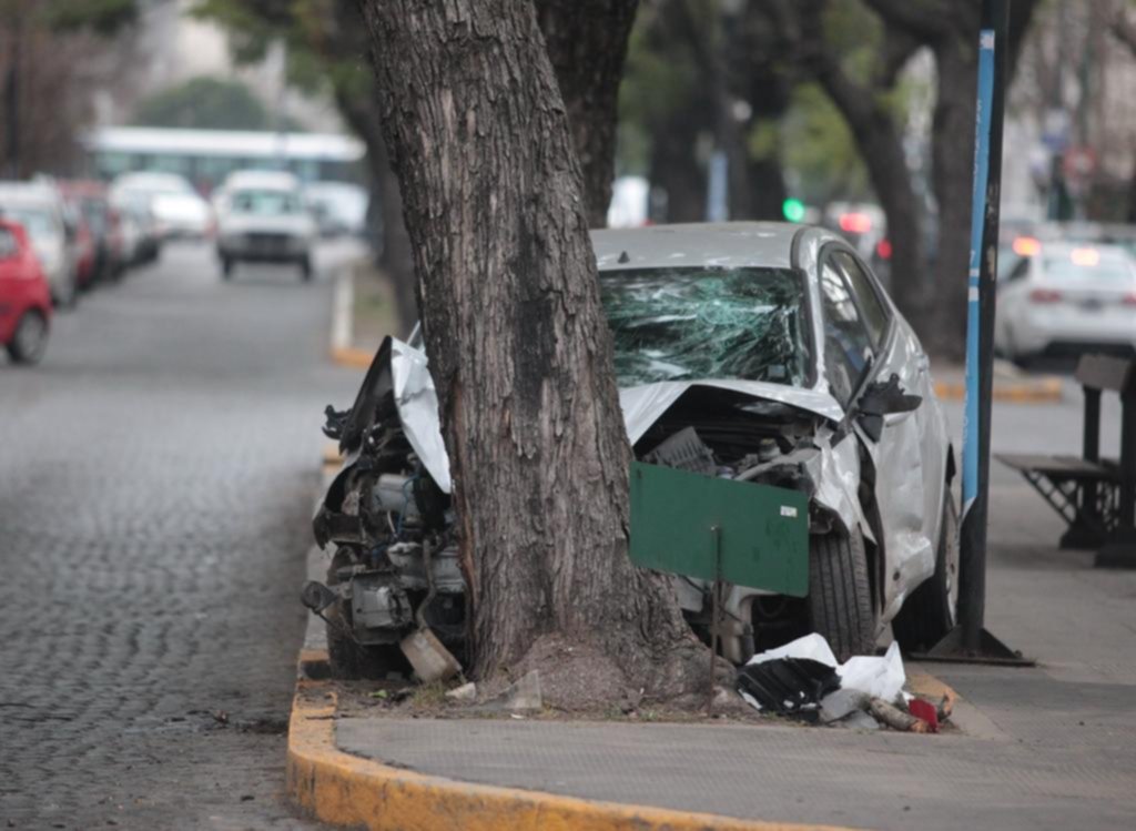 Lluvia, caos y accidentes en la Ciudad