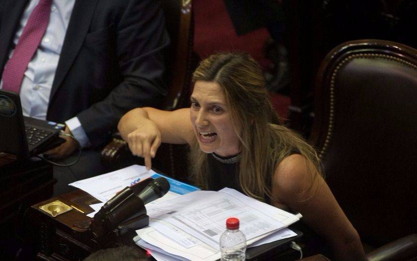 Desde el PRO aseguran que la renuncia de 1País a los fueros "es una estafa mediática"