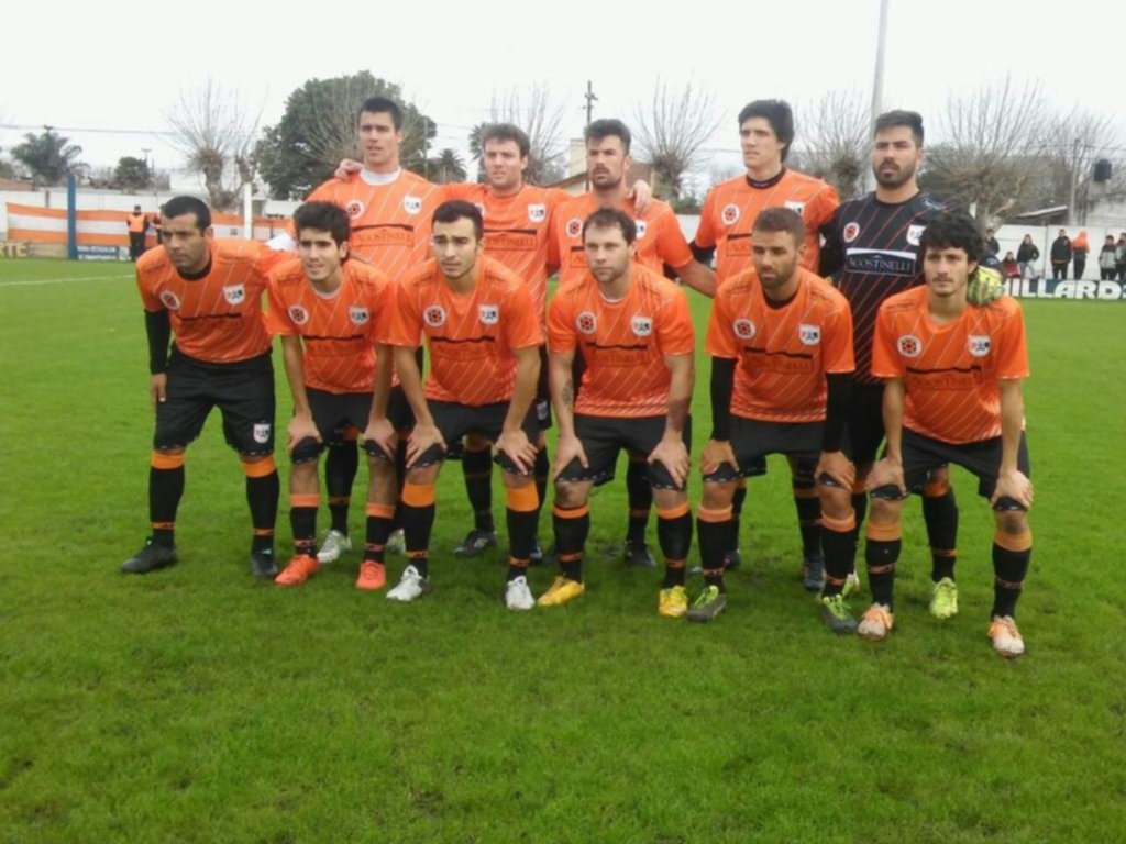 ADIP rescató un punto de oro en el estreno