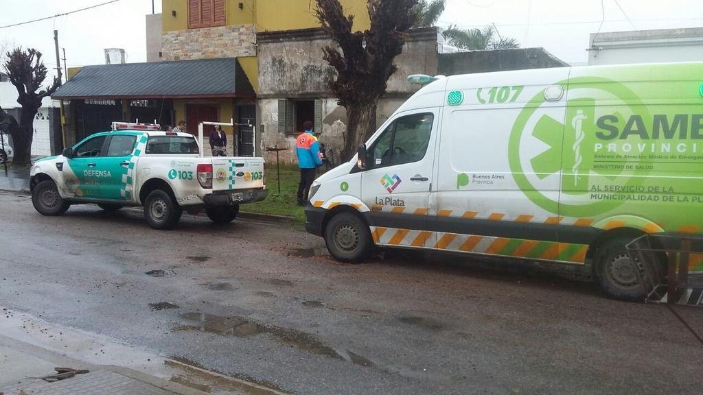 Un joven tuvo que ser asistido por un incendio en su casa de 23 y 74