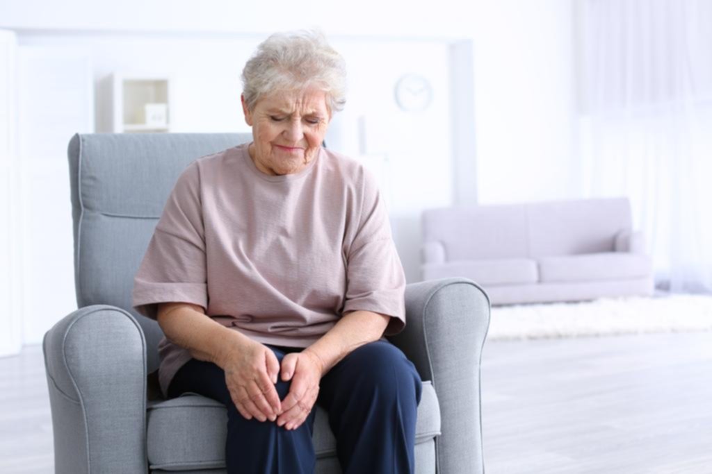 Adultos mayores con dolor de piernas