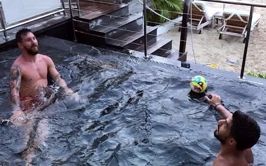 No pueden con su genio: Messi y Suárez, "a las cabezas" y Anto se hizo notar con un comentario
