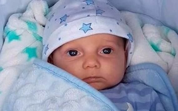 Los padres de Charlie Gard presentaron firmas para poder llevarlo a EE.UU