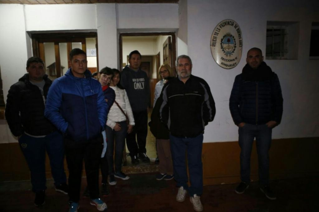 Vecinos en la comisaria