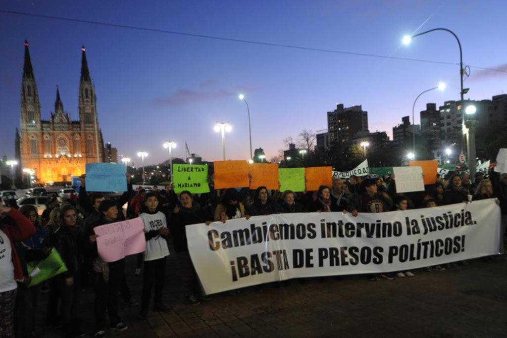 Con una marcha, pidieron la liberación de Mariano Bruera