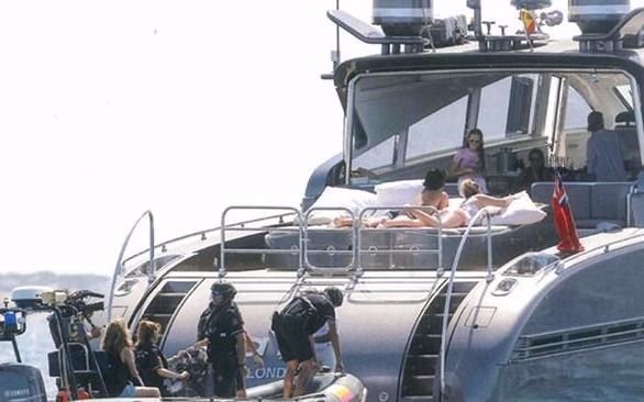 No descansa tranquilo:  agentes de Aduanas de la Agencia Tributaria interrumpieron las vacaciones Cristiano