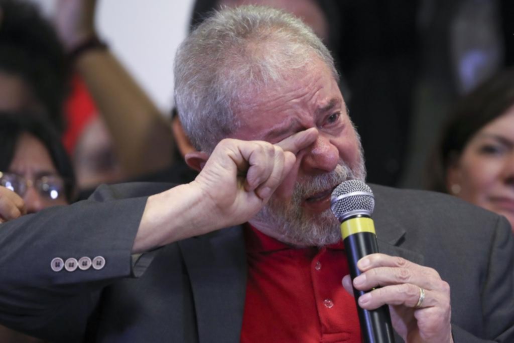 Condenan a Lula a 9 años y medio de cárcel por corrupción y lavado de dinero