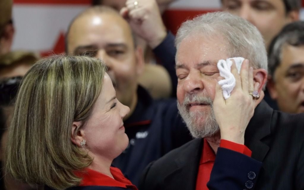 En rechazo a la condena, Lula se postuló como precandidato presidencial para 2018