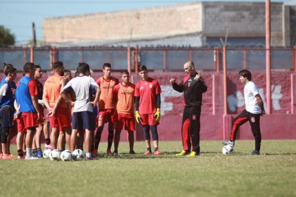 Avanzan las tratativas para que Kuzemka siga en Camba