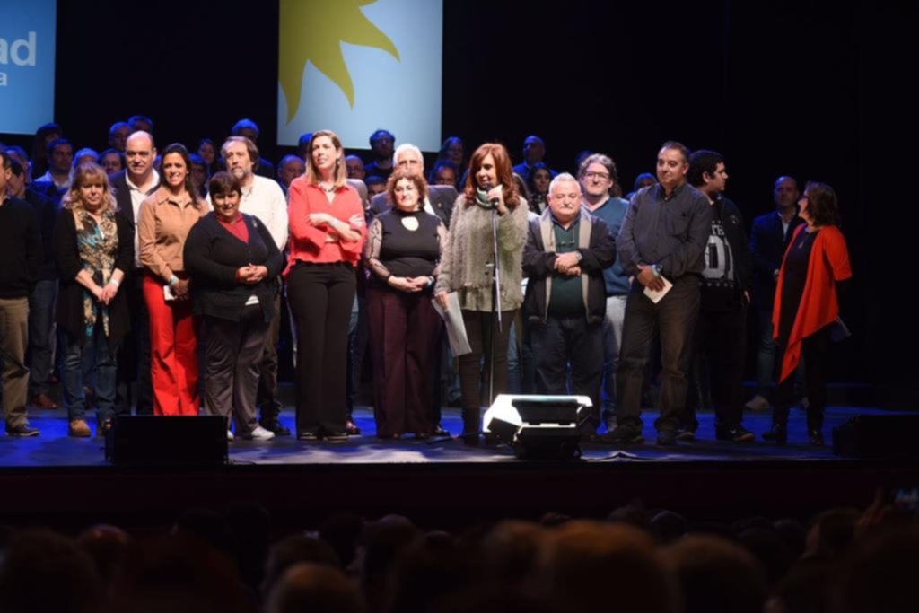 Cristina se lanzó y reclamó a su tropa “salir a escuchar a la gente”