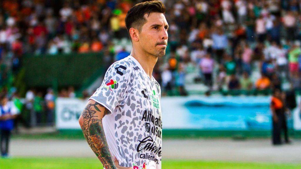 Ex jugador de River y Boca en pedido de captura por abuso de una menor