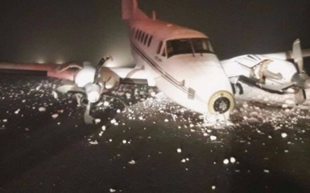 Por la nieve, un avión se despistó al aterrizar en el aeropuerto de Bariloche