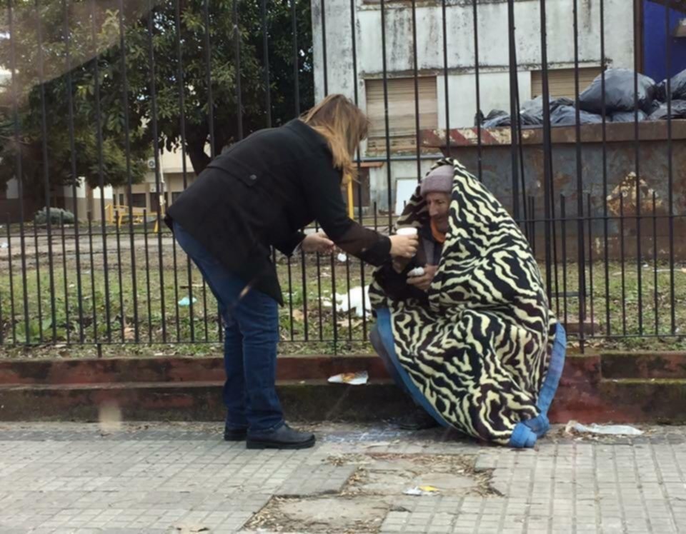 En plena ola polar, aseguran que creció 20% la cantidad de personas en situación de calle
