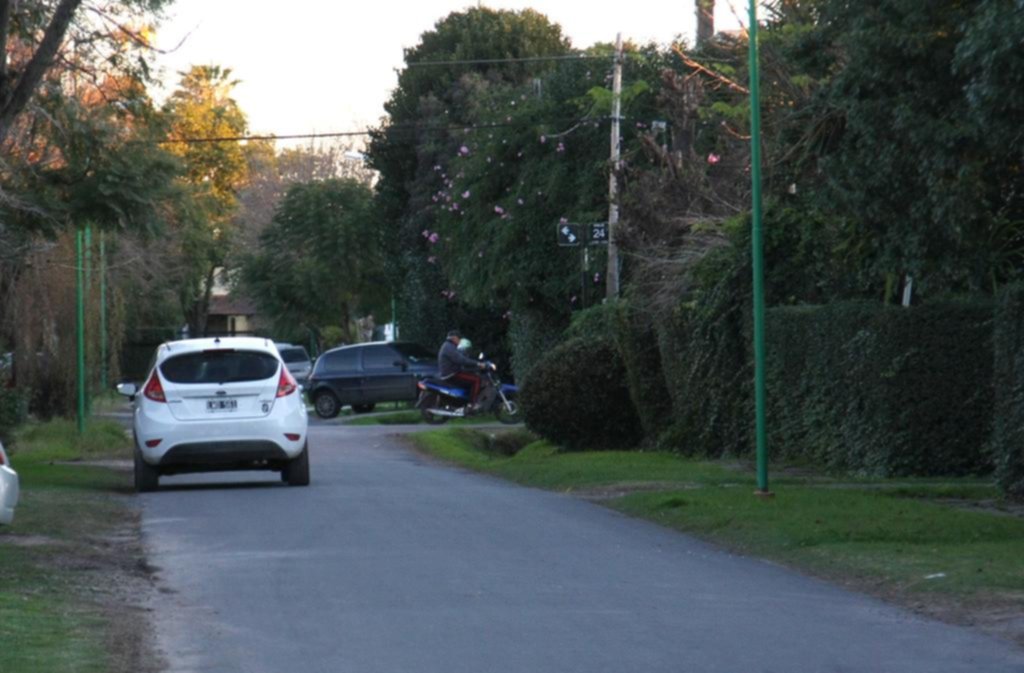 Gonnet: fue a sacar la basura y lo atacó un delincuente