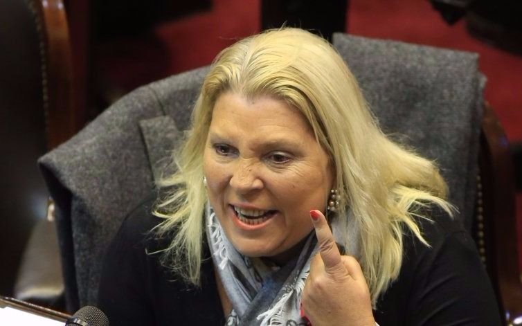 Carrio cargó contra Massa y dijo que  "un triunfo" sería "un gran respaldo"  para Vidal"