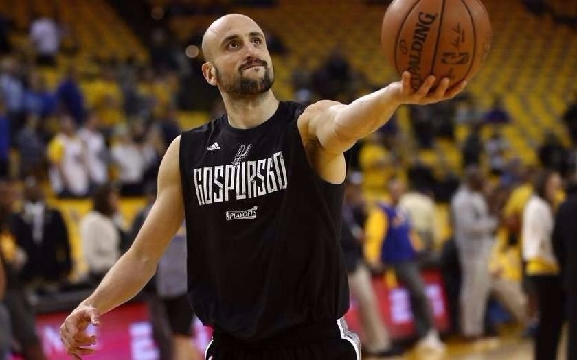 Mientras los Globetrotters lo postulan para sumarlo, Ginóbili seguirá en la NBA