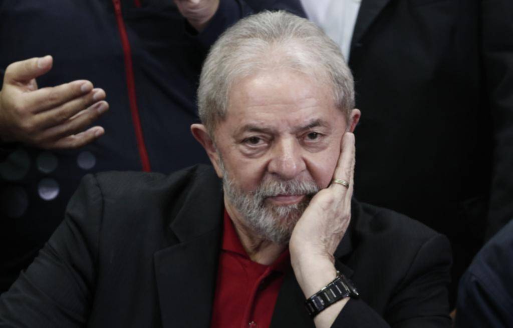 Congelan cuentas bancarias de Lula por 190 mil dólares en Brasil