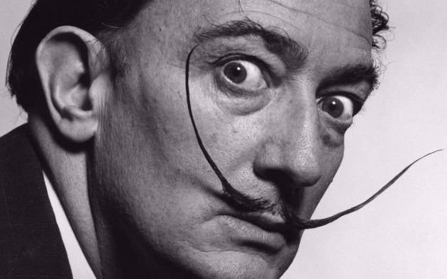 Exhumaron el cuerpo de Dalí y destacan el estado de conservación de sus bigotes