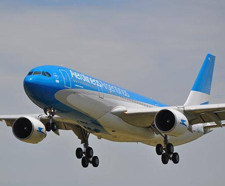Macri contra los K por la condena a Aerolíneas