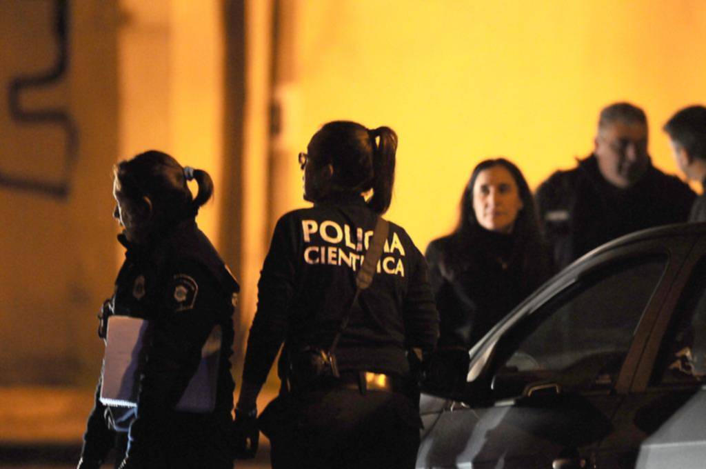 Buscan a los ladrones que balearon a un policía en 62 y 115