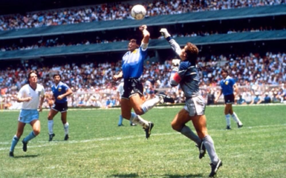Maradona: "Con la tecnología actual, mi gol contra Inglaterra en el '86 no hubiese valido"