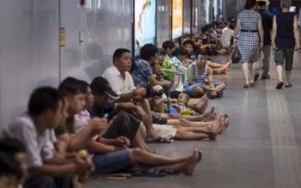 China sufre su peor ola de calor en 145 años y la gente duerme en las calles