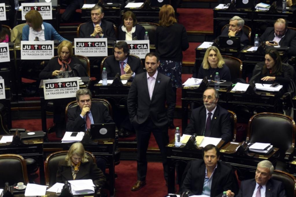 Entre la falta de volumen político y la defensa propia