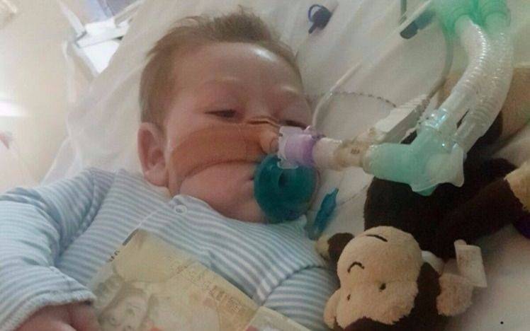 Murió Charlie Gard, el bebé británico con una rara enfermedad terminal