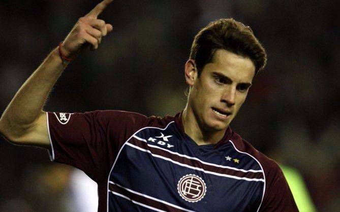 Estudiantes cerró la incorporación de Lucas Melano