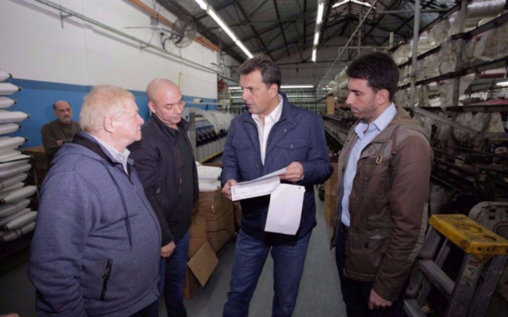Massa llamó a "construir el país de la clase media y dejar de lado el ajuste"