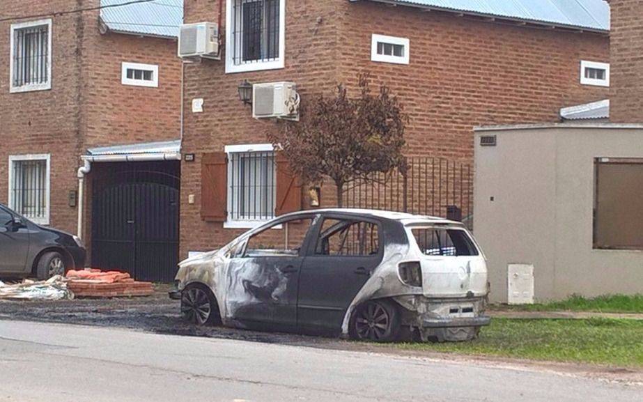 Tres vehículos destruidos por nuevo ataque de quemacoches en la Región