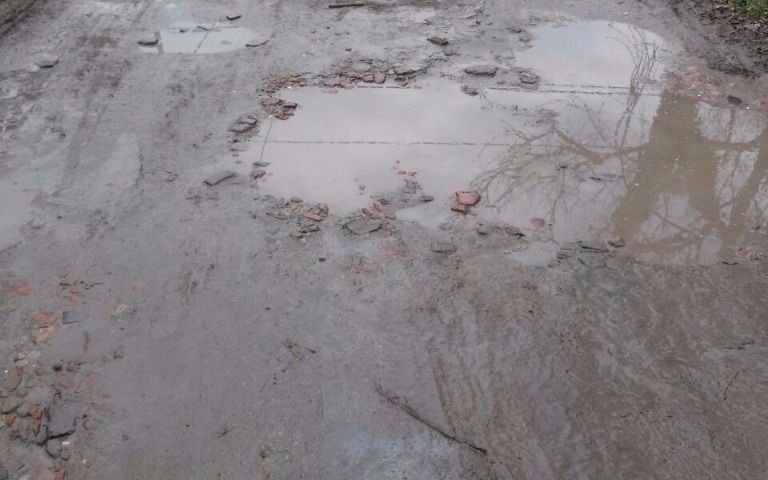Calle intransitable en City Bell