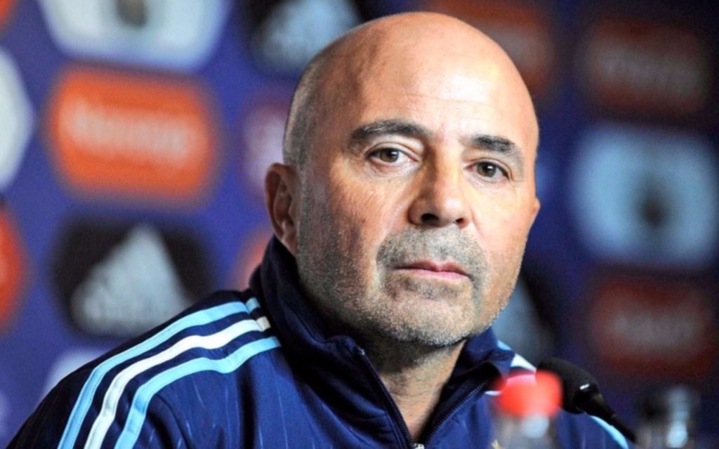  Sampaoli partió hacia Europa donde se reunirá con los jugadores 
