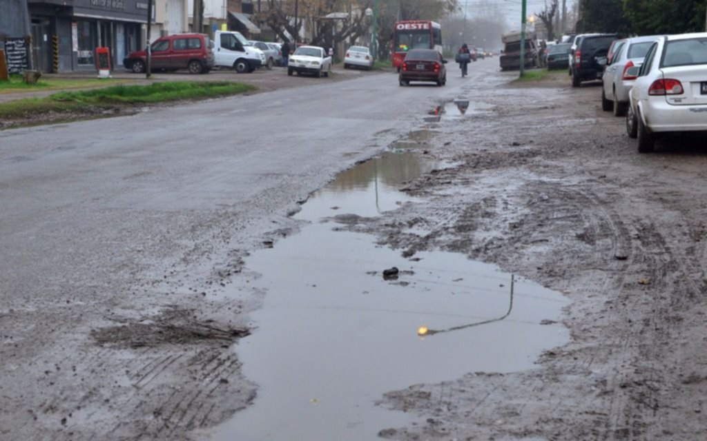 Continúan las quejas por el estado de la avenida 137