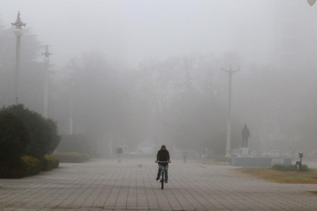 La Plata, como Londres: piden tomar recaudos por la neblina