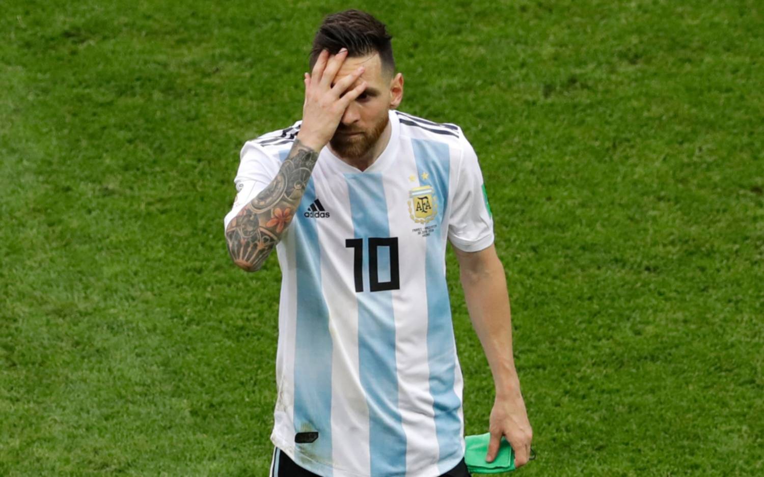 Messi se fue de Rusia en solitario y sin dar indicios de su futuro