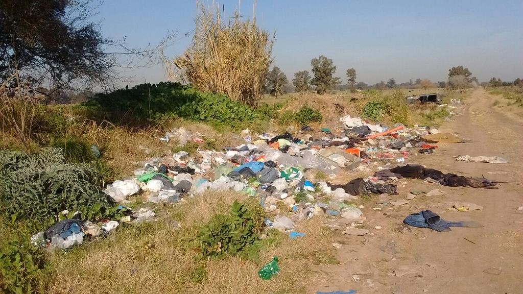 En el barrio El Rincón están tapados por la basura