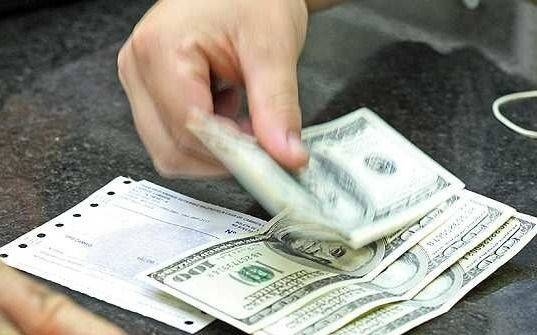 El dólar abrió estable pero terminó cerrando en baja: $28,80