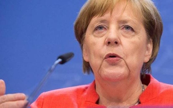 Merkel y el ministro del Interior alemán alcanzan un acuerdo sobre migración