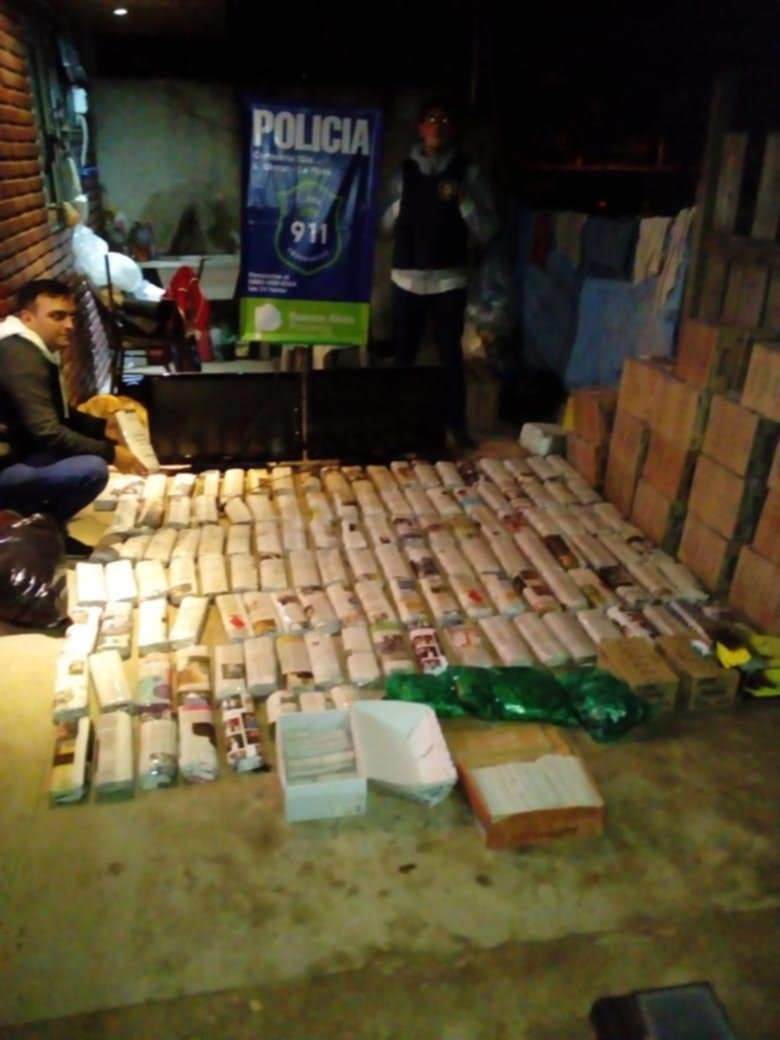 Detenido con más de $ 250 mil y 65 kilos de hojas de coca