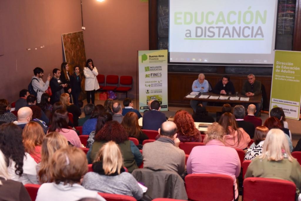 Educación a distancia para terminar la secundaria