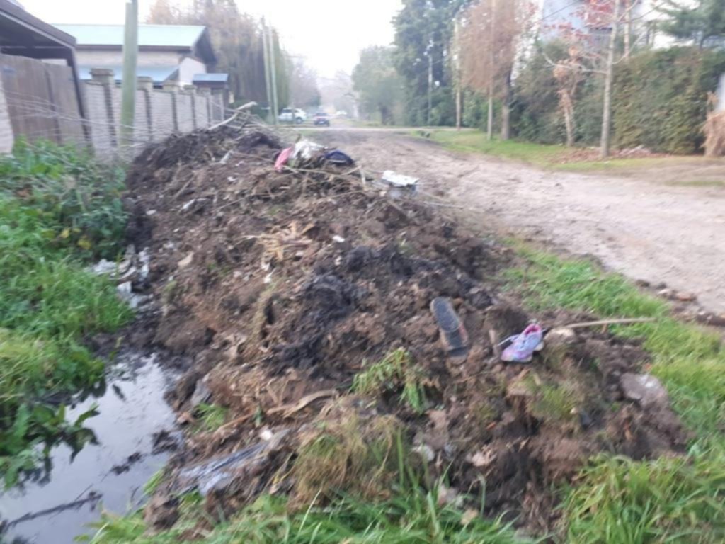 Reclamo por un montículo de basura en City Bell