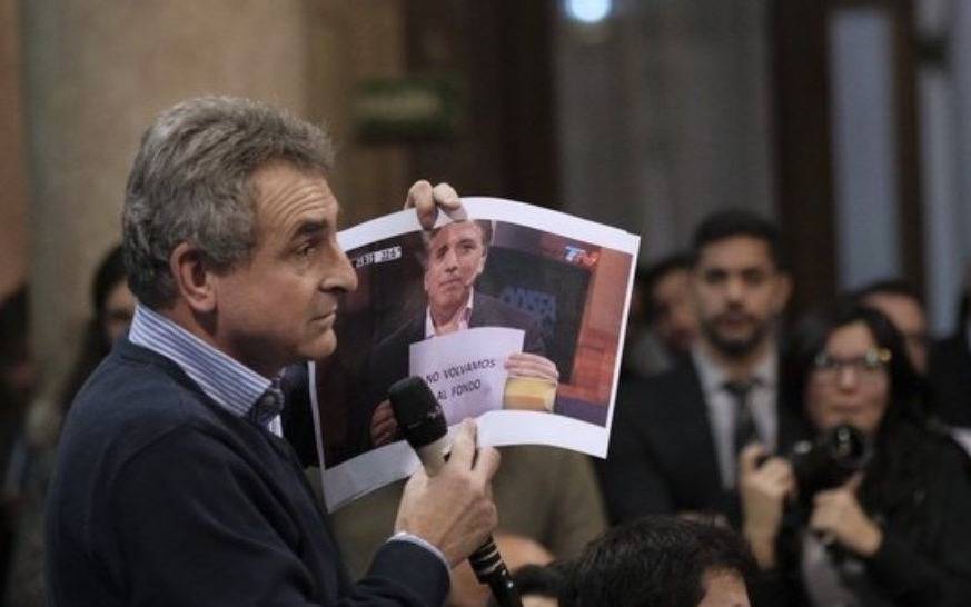 "El momento whisky”, "la casa baldío" y el FMI: el picante cruce entre Rossi y Dujovne