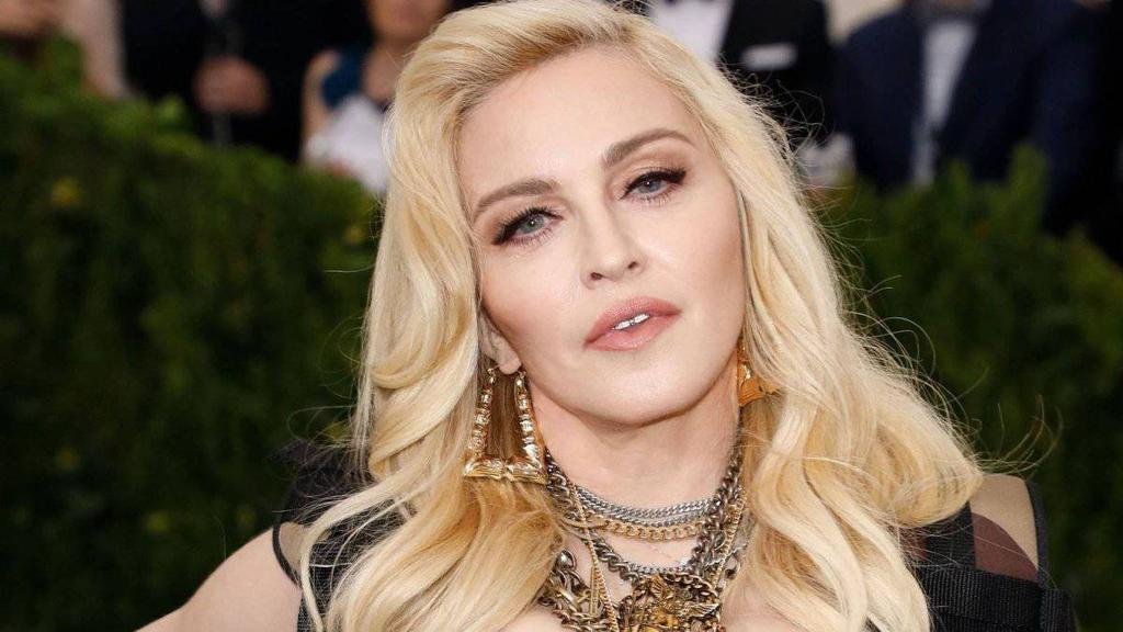 A sacar la billetera: los “favores” a Madonna que indignaron a algunos políticos en Portugal