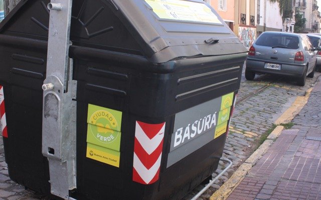 Horror en Recoleta: encontraron un bebé muerto en un contenedor de basura