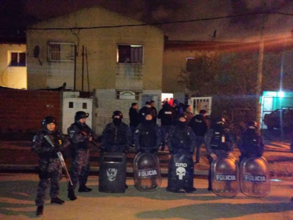 Buscan a dos hermanos de El Mercadito por el robo a la panadería
