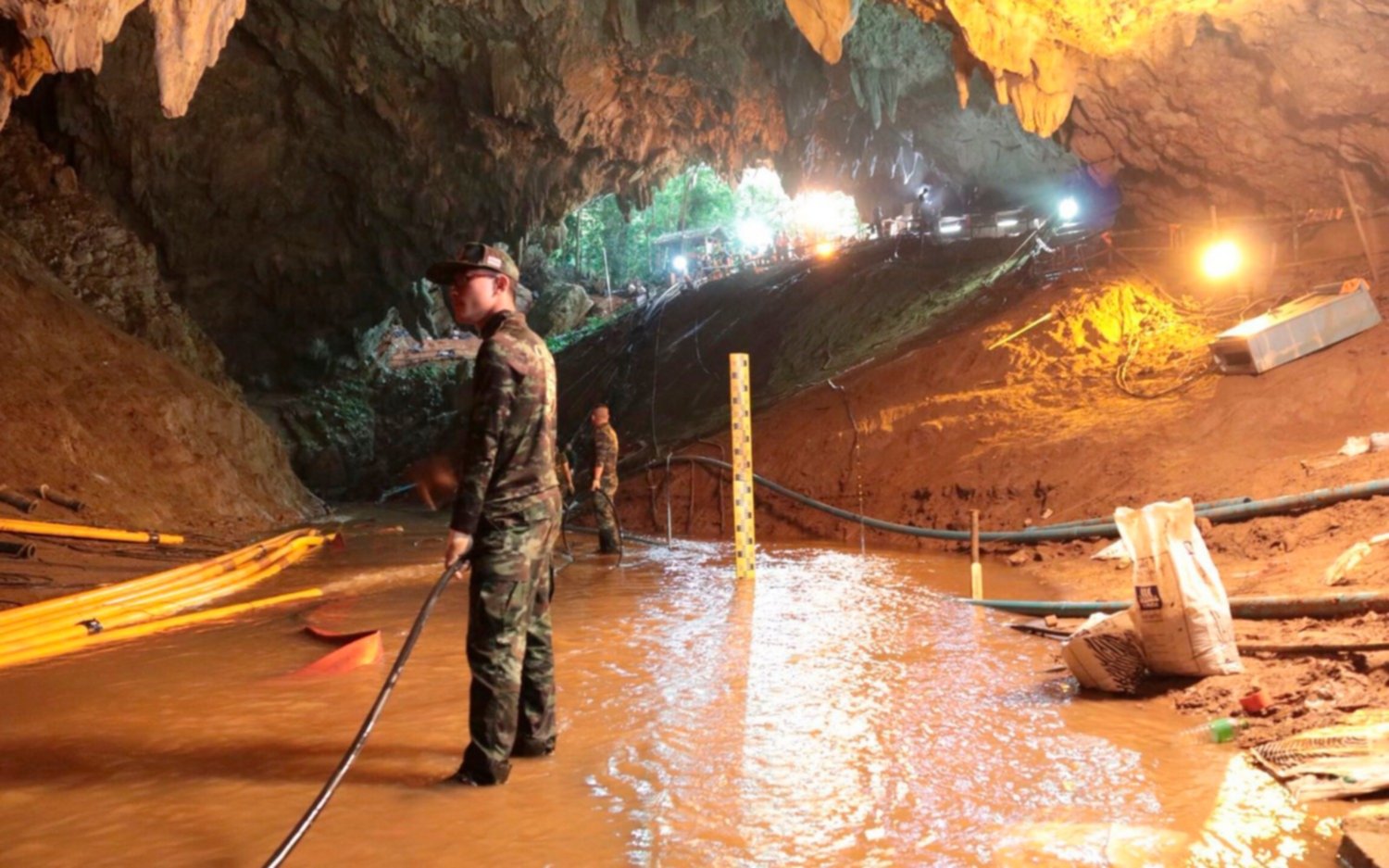 Salir de la cueva en Tailandia, un camino lleno de obstáculos